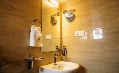 Bathroom-Hotel-Balwas